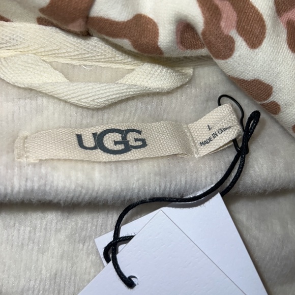 UGG Fleece Pullover - Brand New With Tags - Picture 6 of 7